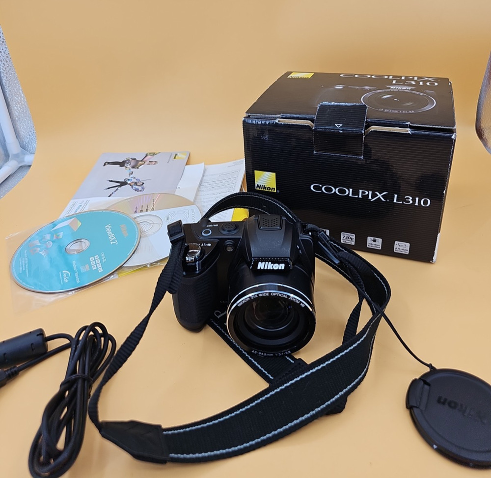 Nikon Coolpix L310 Digital Camera 21x Zoom 14.1MP Black w Box and Manual